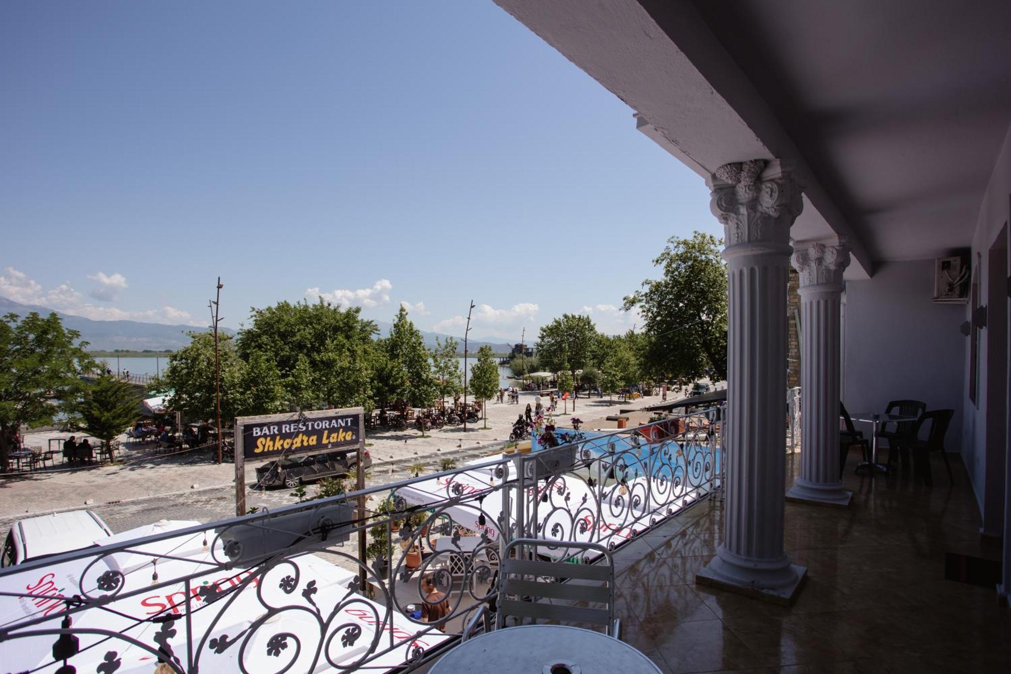 Široka Hotel Shkodra Lake المظهر الخارجي الصورة